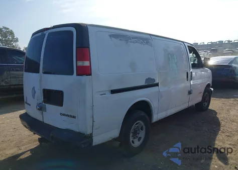 2004 Chevrolet Express z USA, uszkodzony, nr VIN 1GCGG25U641173703